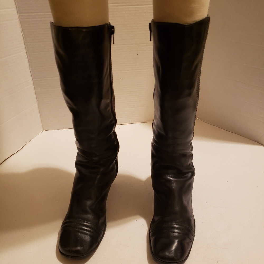 Black leather boots size 7.5